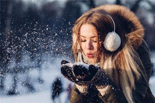 連心眉的女人面相好不好,連心眉的女人面相圖解